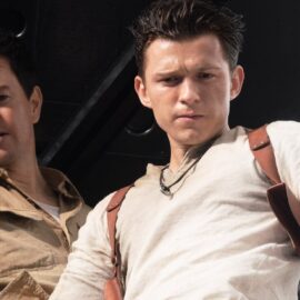 Crítica de Uncharted: Las bromas y el encanto de Tom Holland salvan el día